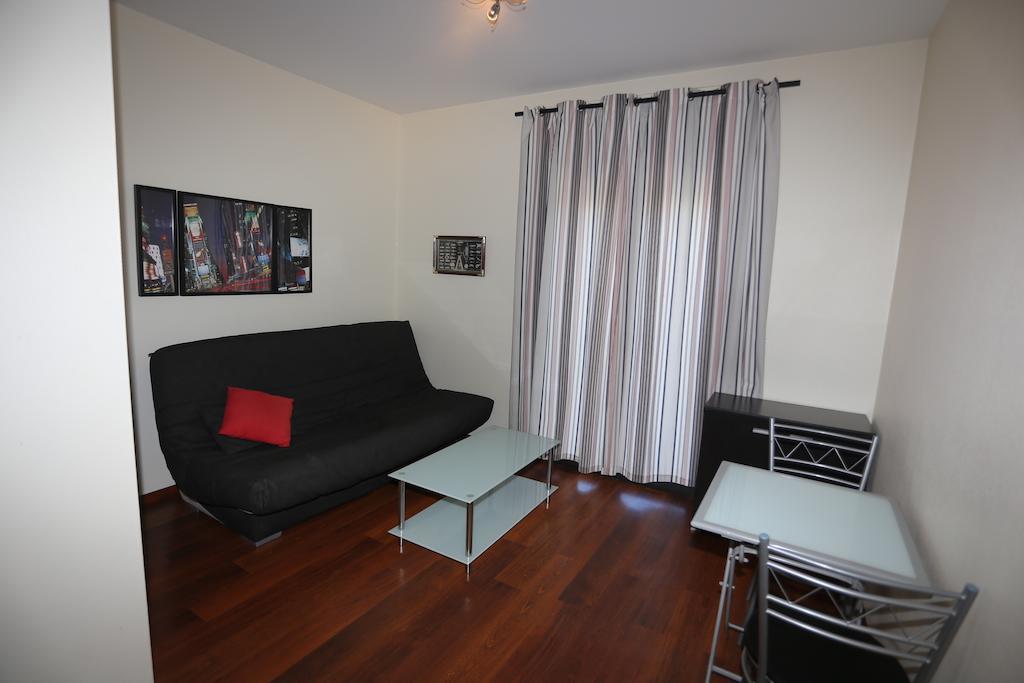 מאנדליה-לה-נאפול O'Sullivans Bar And Hotel מראה חיצוני תמונה